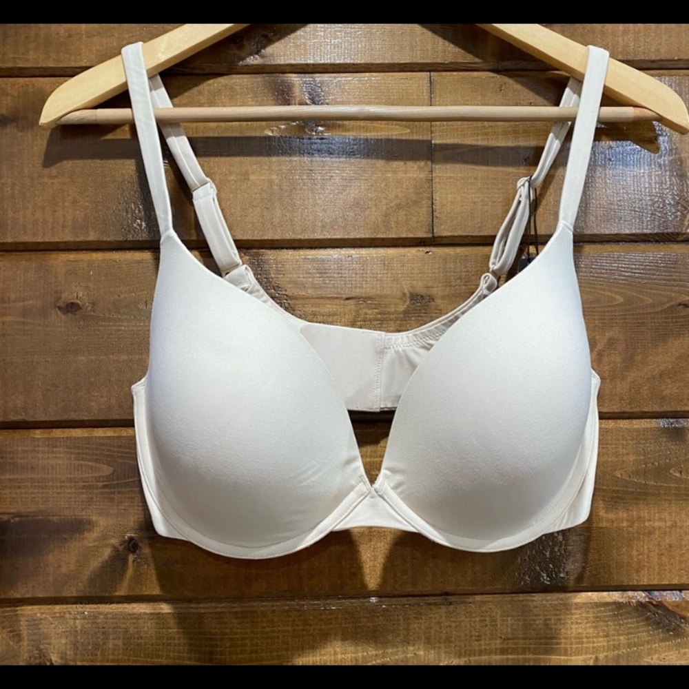 SKIMS NWT Fits Everybody T-Shirt Push-up Bra